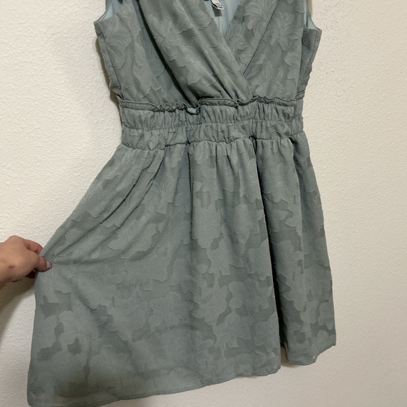 Speechless XXL Sage Green Floral Jacquard Tie-Shoulder Mini Dress Plus - Picture 5 of 8